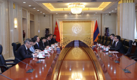 Minister Hakob Arshakyan had a meeting with the Minister of Transport of China Li Xiaopeng